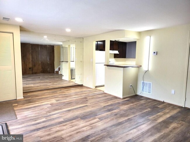 Building Photo - 9668 Brassie Way