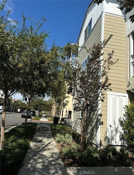 Foto del edificio - 142 Lantana Dr