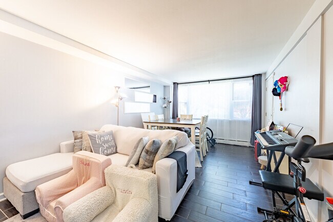 Foto del edificio - 4114 W Byron St