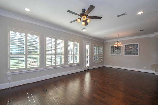 Building Photo - 1110 Oakwood Pass Ct