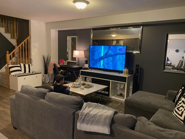 Building Photo - 8291 Tulip Tree Dr