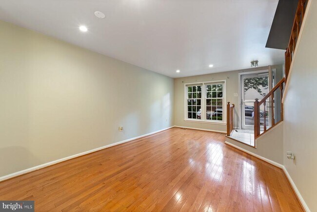 Foto del edificio - 6474 Brick Hearth Ct