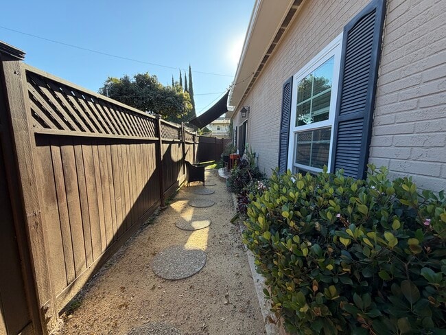 Building Photo - 1601 Gish Ave