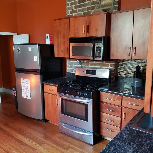 Foto del edificio - 320 S Rendon St