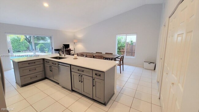 Foto del edificio - 4 br, 2.5 bath House - 19840 Cutler Ct