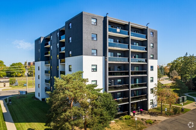 Building Photo - Treeview Towers