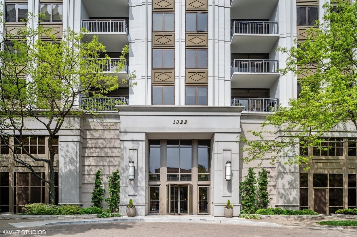 Foto principal - 1322 S Prairie Ave