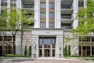Building Photo - 1322 S Prairie Ave