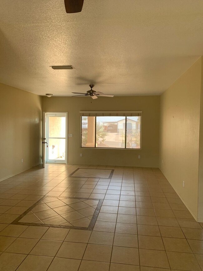Foto del edificio - Unfurnished Full Time