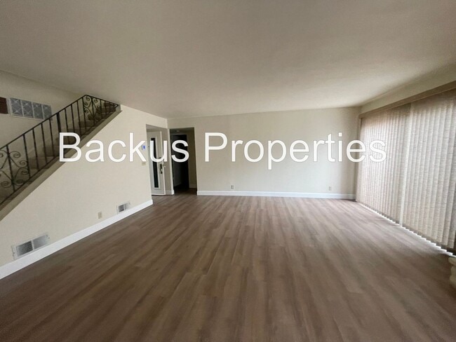 Building Photo - Wonderful two-story three bedroom home in North Salinas