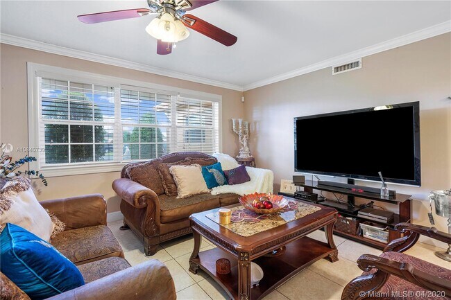 Foto del edificio - 7141 SW 9th St