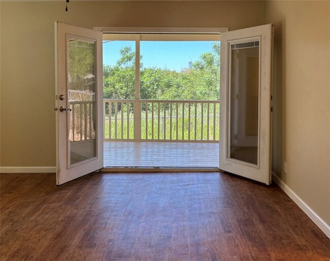 Building Photo - 2700 Catalina Dr