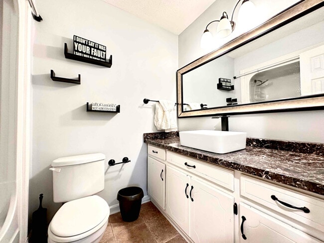 Building Photo - 1752 Dailey Terrace NW