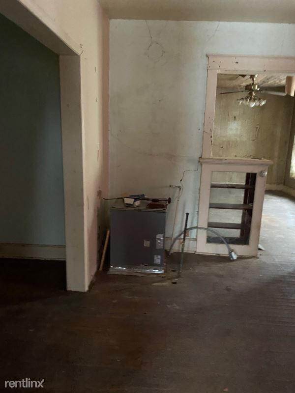 Foto del edificio - 3 br, 1 bath House - 412 N State St