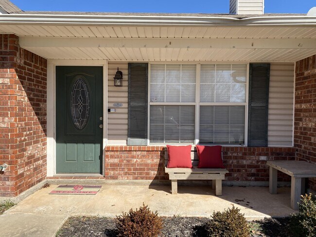 Foto del edificio - 909 N Windermere Dr
