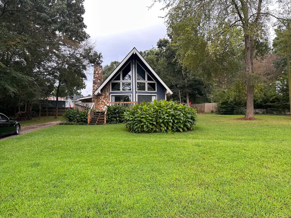 401 Lake Club Cir, Lavonia, GA 30553 House Rental in Lavonia, GA