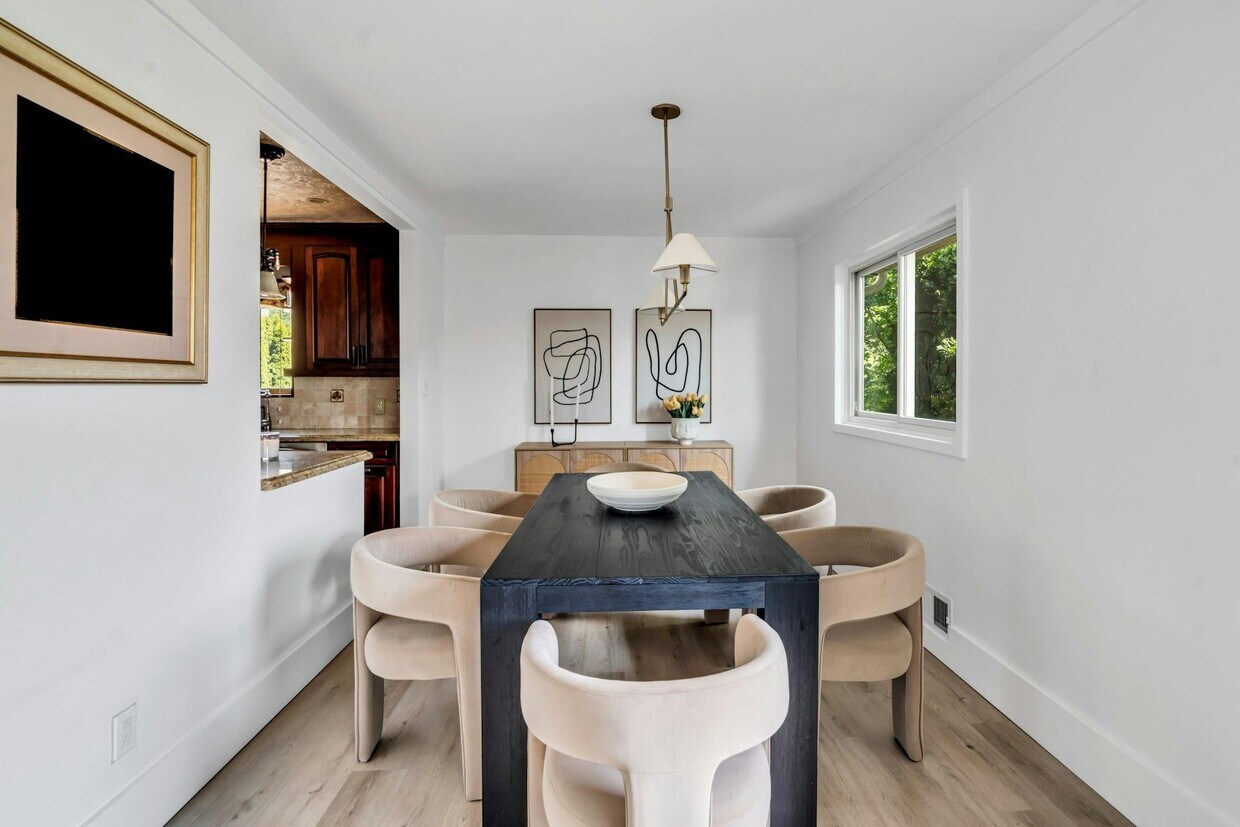 Foto principal - 1544 Lake Shore Dr
