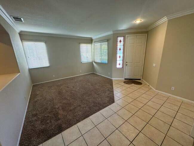 Building Photo - 4 bedroom Temeku Hills home available for ...