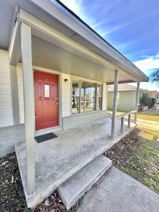 Foto del edificio - Cozy 3 Bedroom Home For Lease!!