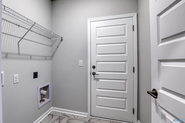 Foto del edificio - 12422 Whitcomb Cir