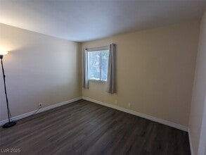 Building Photo - 5044 River Glen Dr