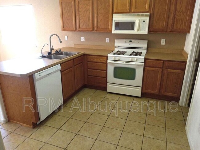 Building Photo - 3427 Yellow Pine Ln SW