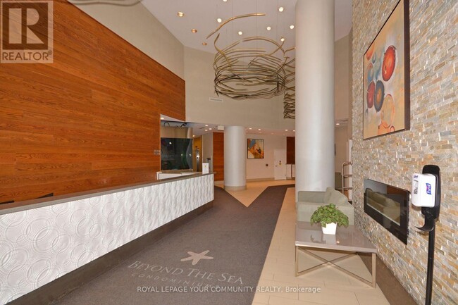 Building Photo - 2230-2230 Lake Shore Blvd W