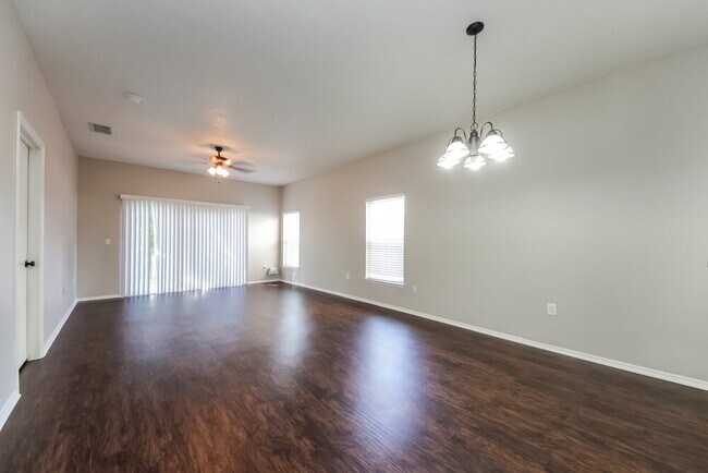 Foto del edificio - 1810 Meadow Pond Way