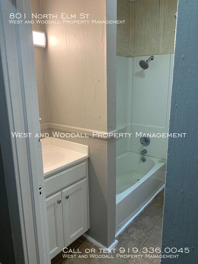 Foto del edificio - 801 N Elm St