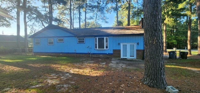 Building Photo - 237 Forest Ln