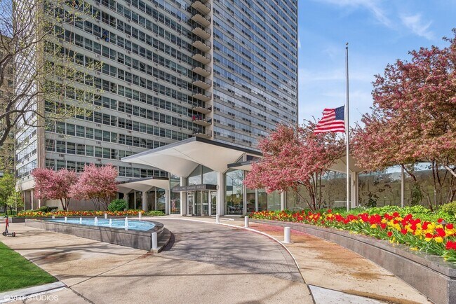 Building Photo - 3550 N Lake Shore Dr