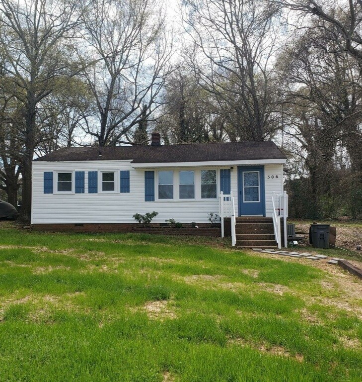 Primary Photo - 306 Crosby Cir