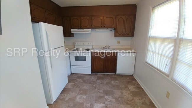 Foto del edificio - 2345 Statesville Blvd