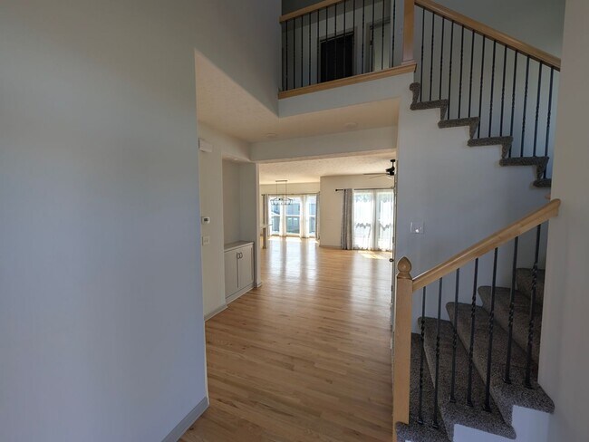 Foto del edificio - 5011 Clearwater Dr