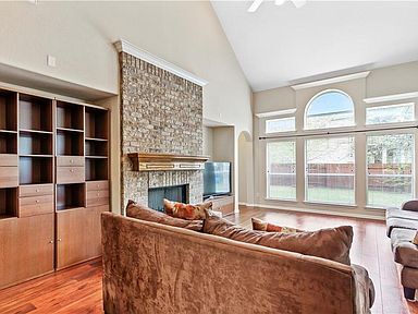 Family room - 10036 Lisi Anne Dr