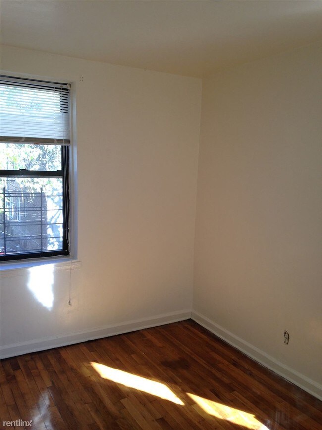 Building Photo - 2104 Caton Ave