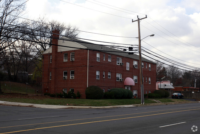 Hunginton Square Apartments - Huntington Square Apartments