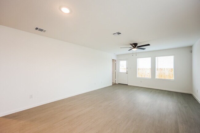 Building Photo - 1810 Musk Rose