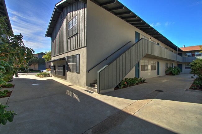 Building Photo - 6520 Beadnell Way