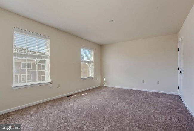 Building Photo - 530 Byler Cir