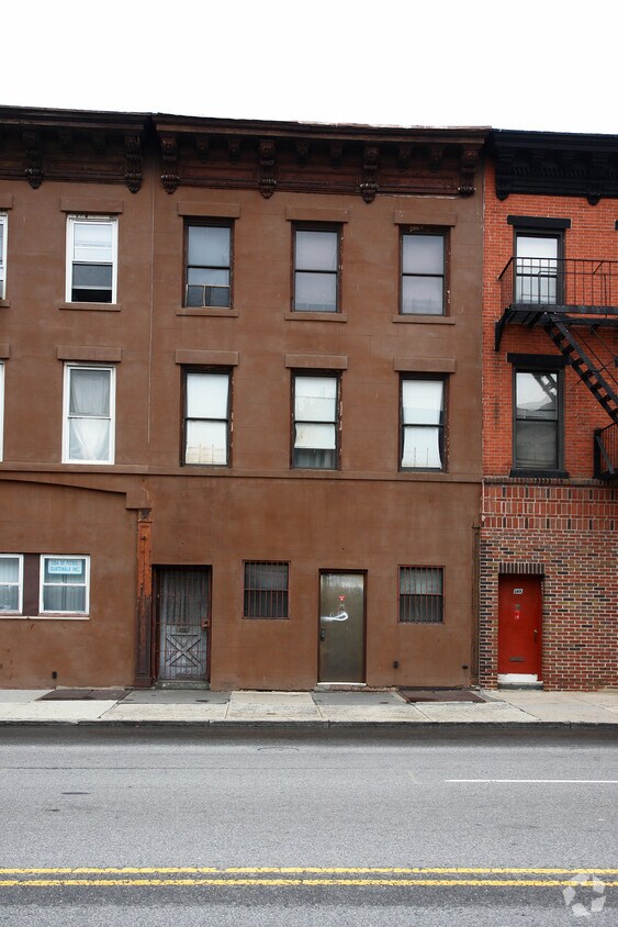 Building Photo - 501 3rd Ave