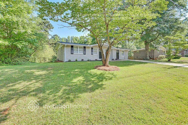 Foto del edificio - 6265 Lakeview Dr