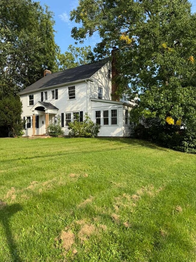 Building Photo - 72 Harriman Ave