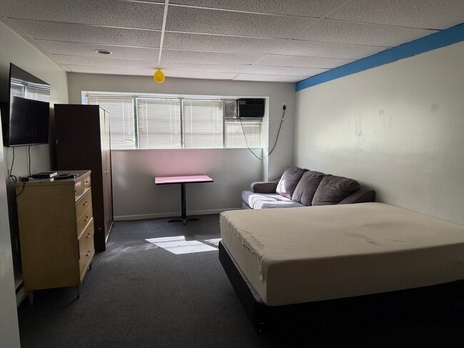 Foto del edificio - 1635 Centre Ave