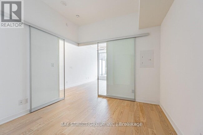 Building Photo - 17 Dundonald St