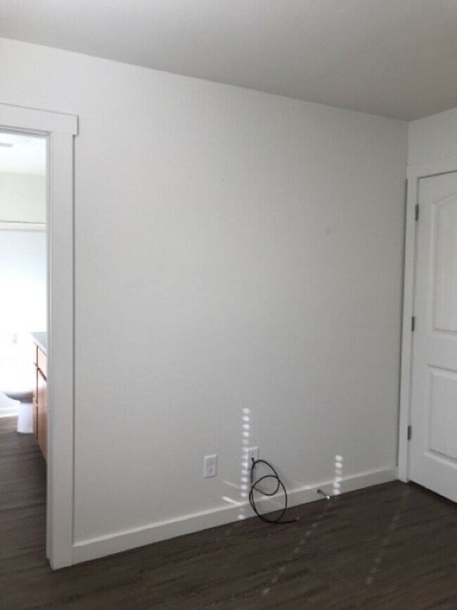 Foto del edificio - 584 Monroe St