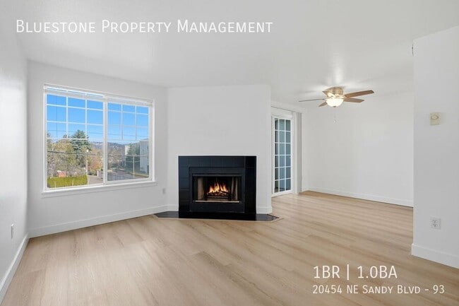 Foto del edificio - 20454 NE Sandy Blvd