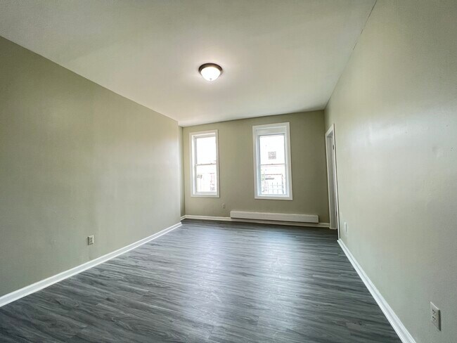 37-39 Astor St 3L - 51 Astor St
