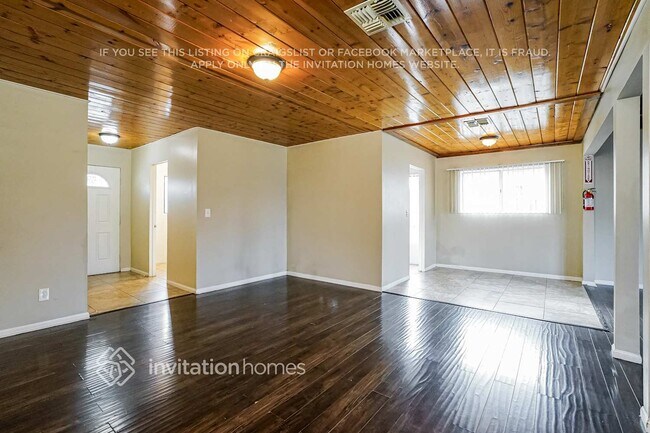 Foto del edificio - 7943 Newcastle Ave