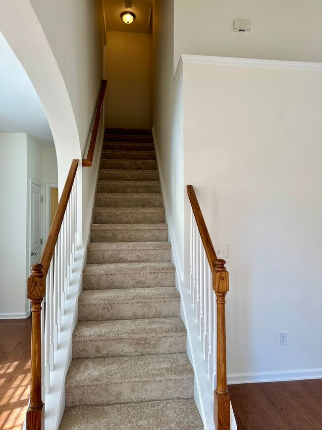Foto del edificio - End Unit Townhome in Callonwood, Matthews!...